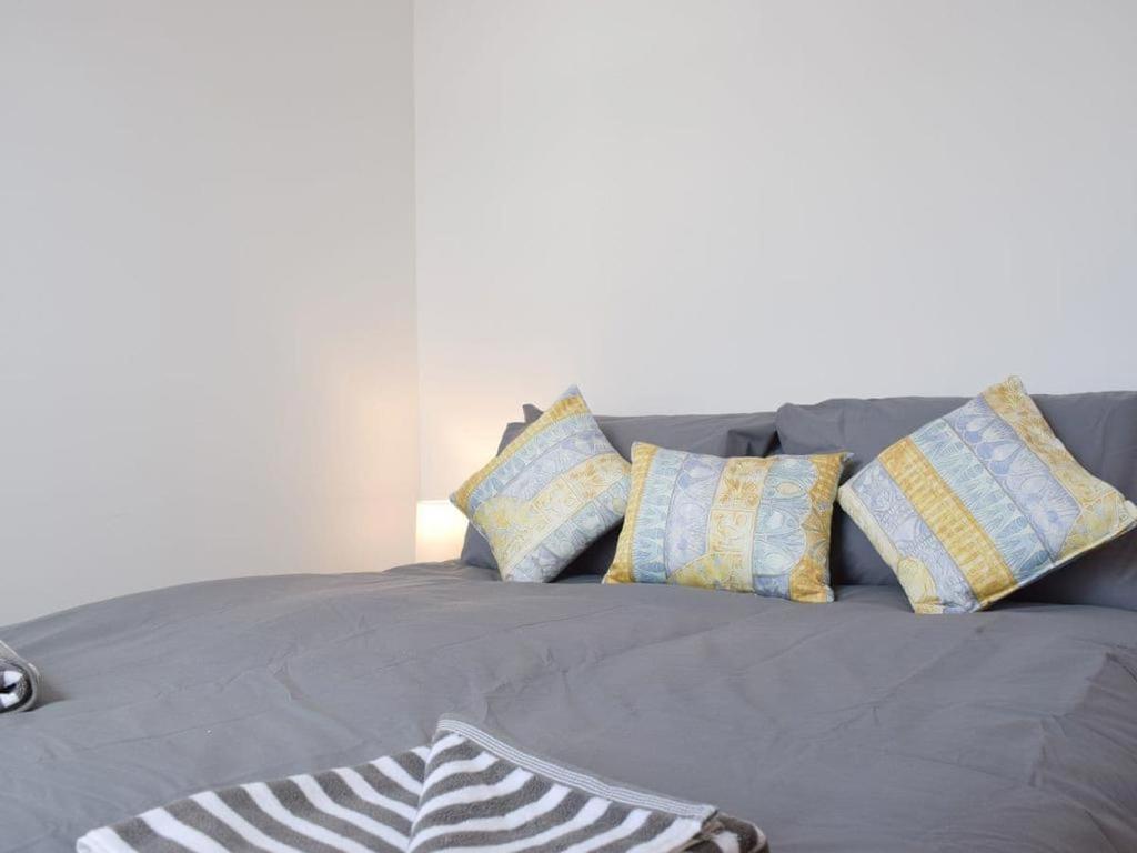 Courtyard Holiday Apartments Inverkeithing Bagian luar foto