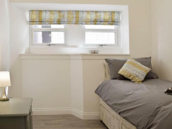 Courtyard Holiday Apartments Inverkeithing Bagian luar foto