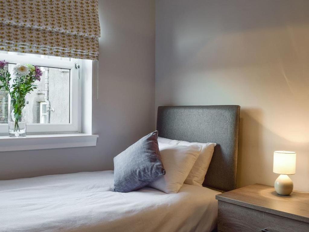 Courtyard Holiday Apartments Inverkeithing Bagian luar foto