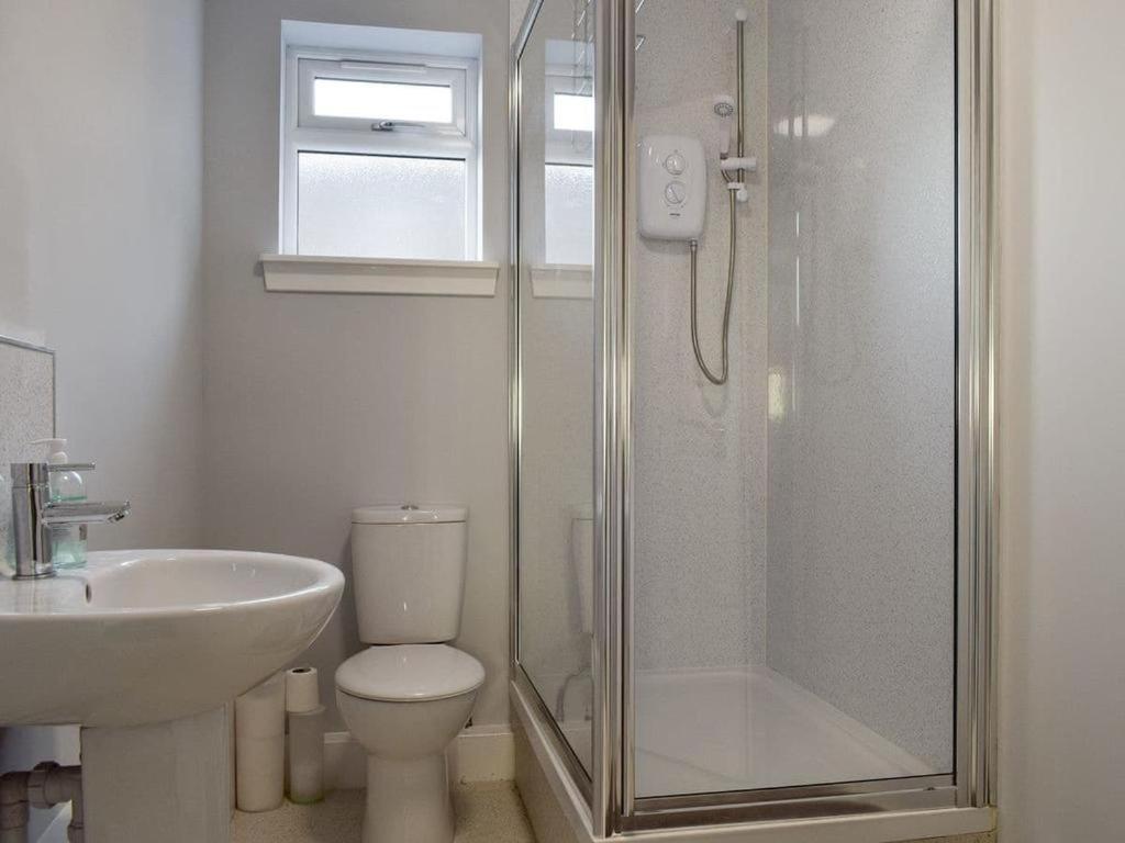 Courtyard Holiday Apartments Inverkeithing Bagian luar foto