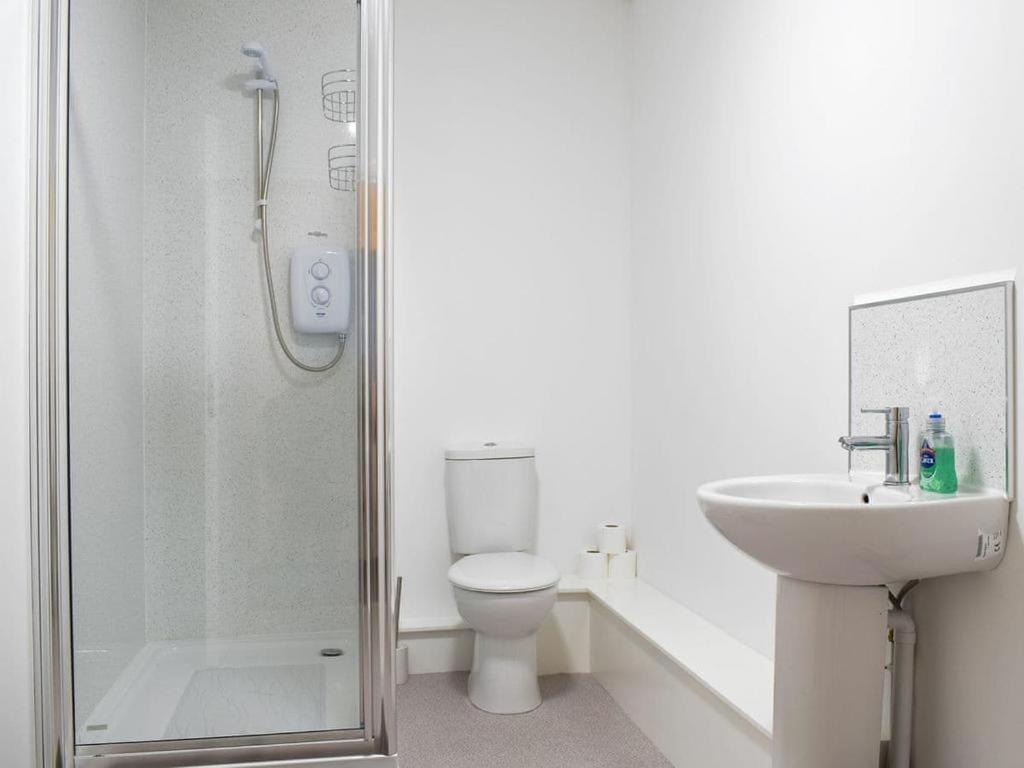 Courtyard Holiday Apartments Inverkeithing Bagian luar foto