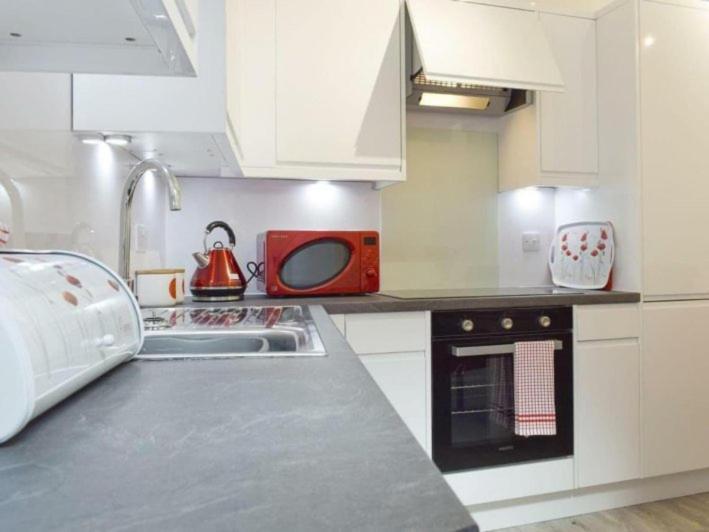 Courtyard Holiday Apartments Inverkeithing Bagian luar foto